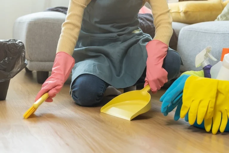 67447ccc5be97b788f8f185c_6744788e568e603c3d18d1a2_clear-the-area